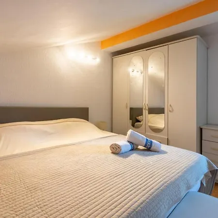 Apartman Max 3 By Guide