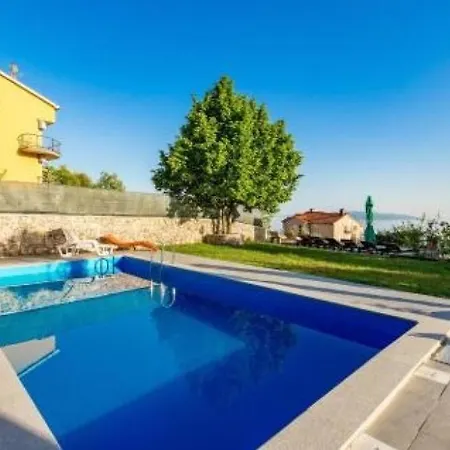 Max 3 By Guide Apartman Fiume