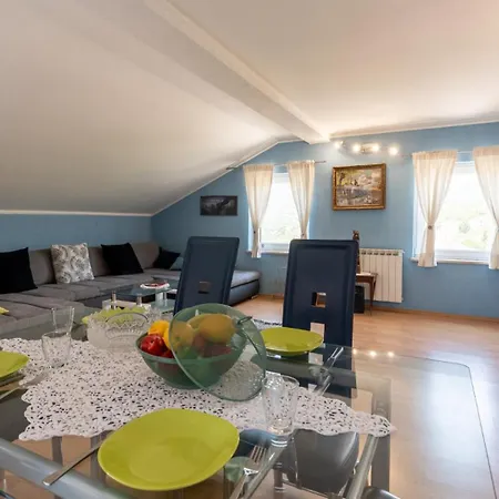 Apartman Max 3 By Guide