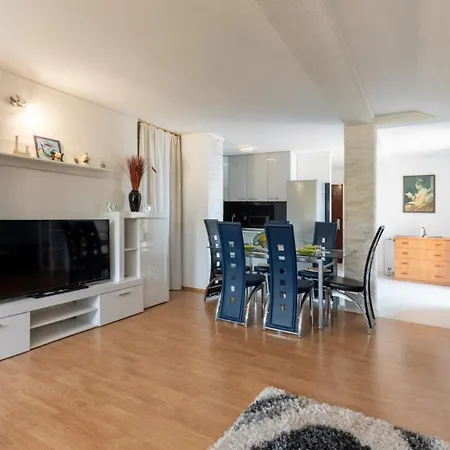 Max 3 By Guide * Fiume